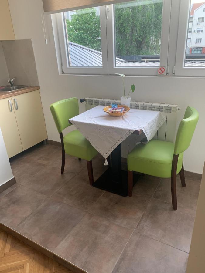 Apartman Fuerte 2 Belgrad Exteriör bild