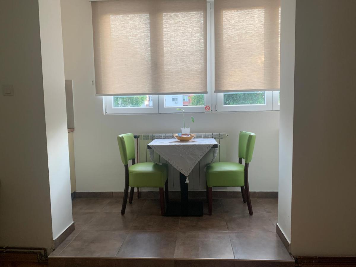 Apartman Fuerte 2 Belgrad Exteriör bild